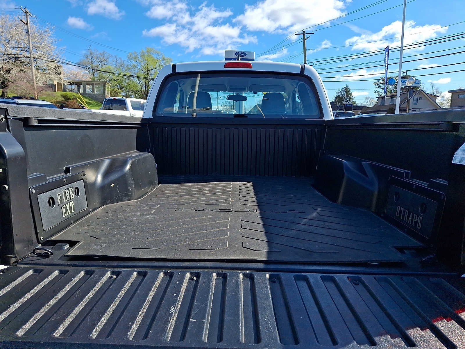 Used 2016 Toyota Tacoma SR image 28