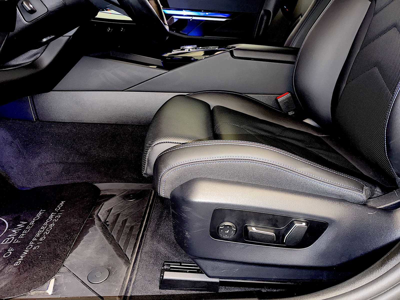 Used 2024 BMW i5 M60 w/ Premium Package image 10