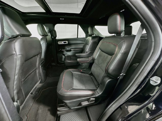 Used 2022 Ford Explorer ST-Line w/ Class IV Trailer Tow Package AWD/4WD image 4