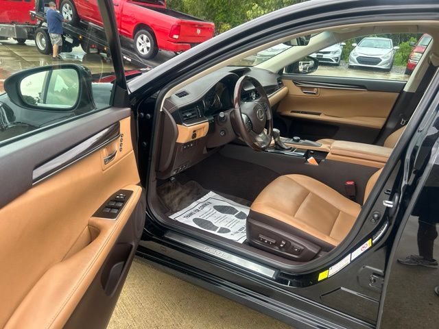 Used 2016 Lexus ES 350 w/ Premium Package w/Wood Trim FWD image 10