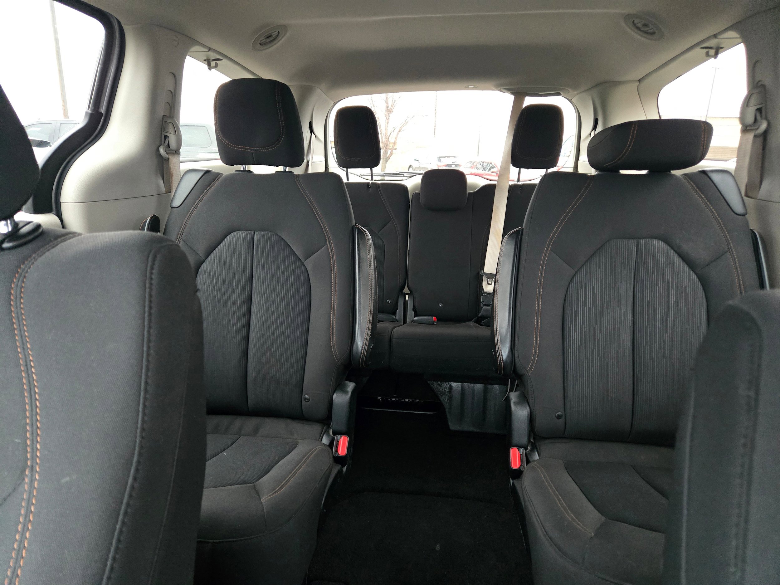 Used 2017 Chrysler Pacifica LX FWD image 6