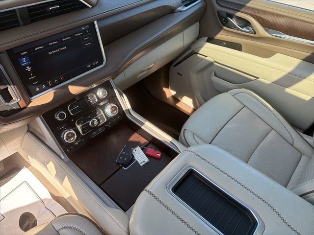 Used 2021 GMC Yukon XL Denali w/ Denali Premium Package image 31