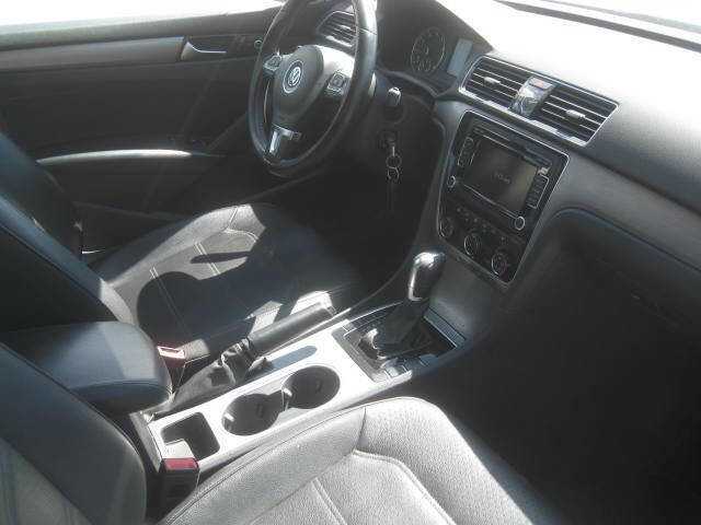Used 2015 Volkswagen Passat 1.8T SE image 17