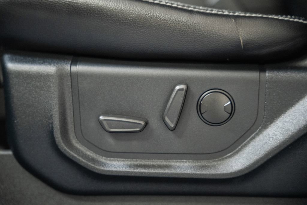 Used 2021 Ford F350 Lariat image 39