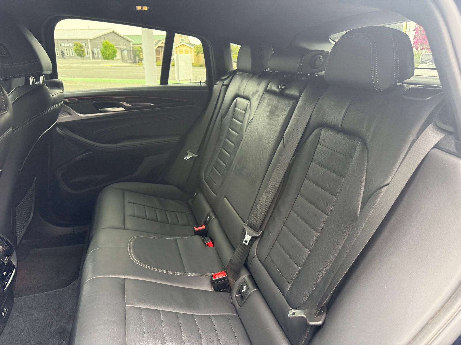 Used 2022 BMW X4 M40i AWD/4WD image 26