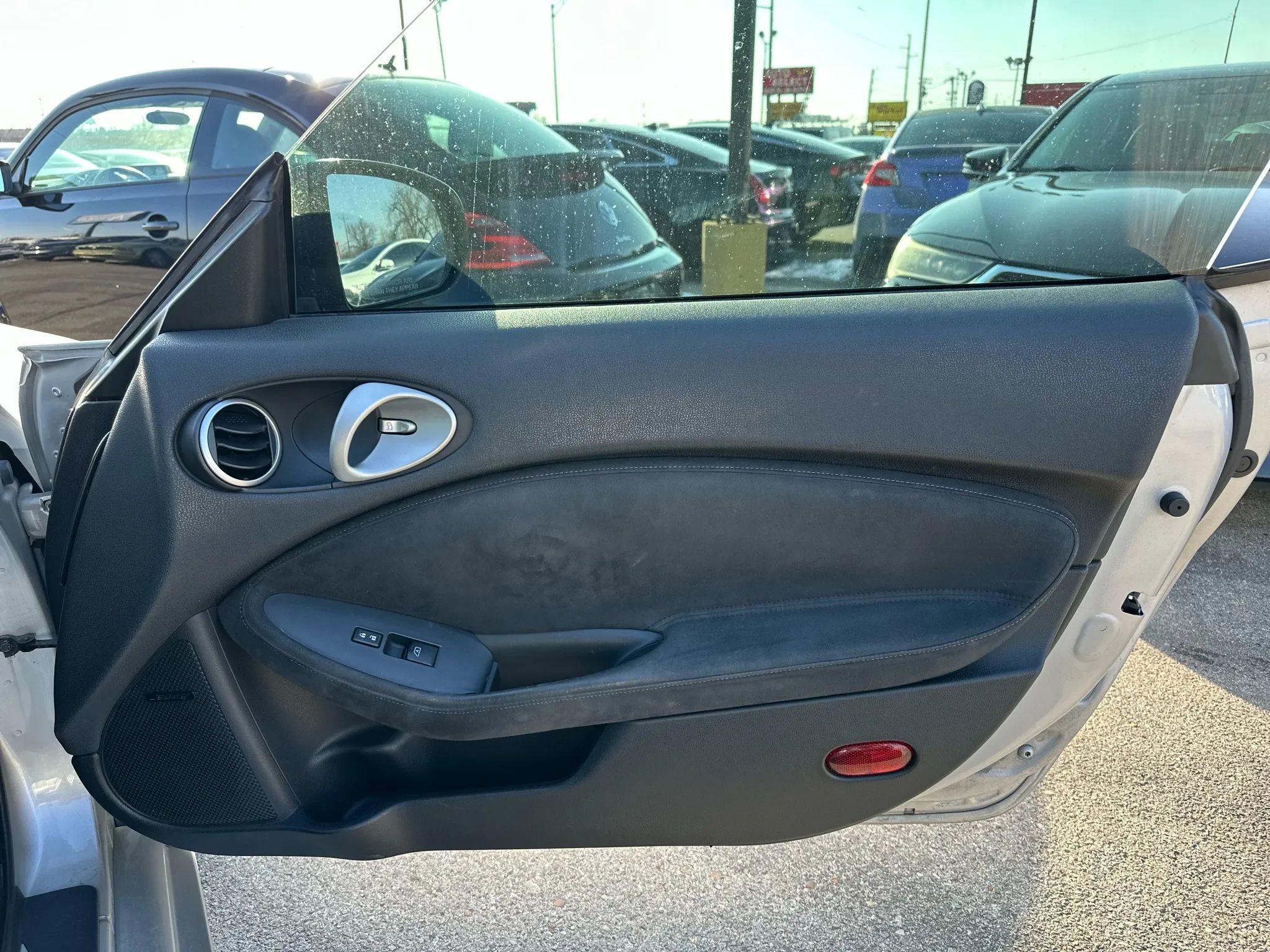 Used 2009 Nissan 370Z Touring image 21