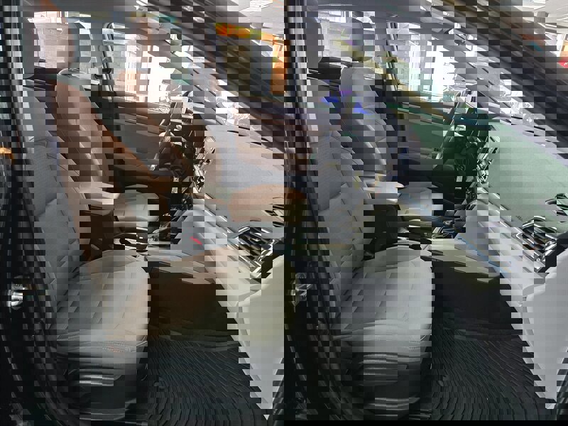 Used 2017 Hyundai Elantra SE image 14