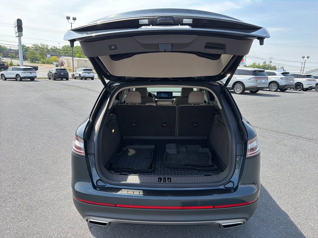 Certified 2023 Lincoln Nautilus Reserve w/ Luxury Package AWD/4WD image 16