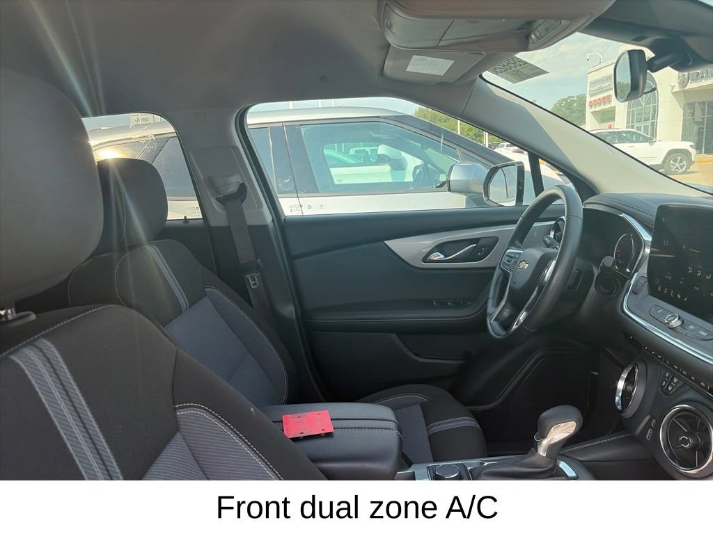 Used 2025 Chevrolet Blazer LT FWD image 14