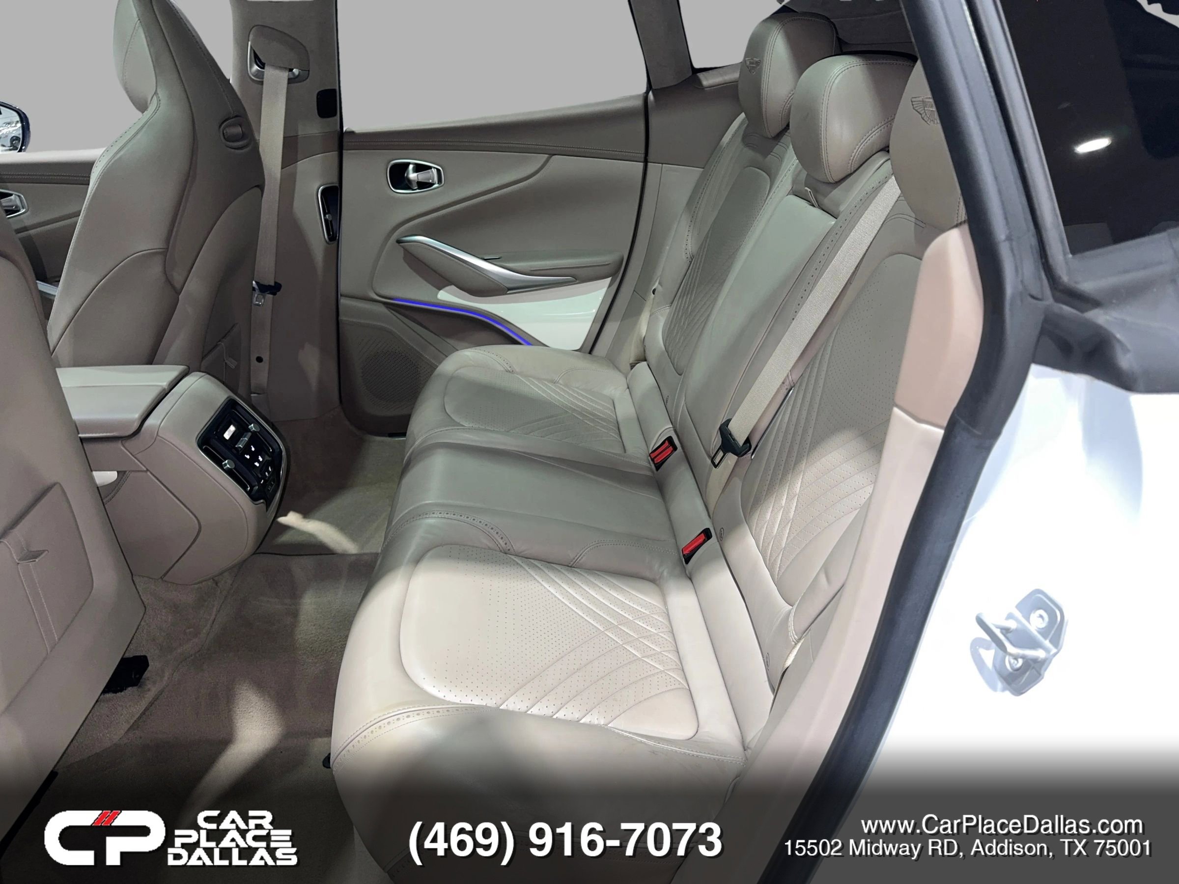 Used 2021 Aston Martin DBX image 25