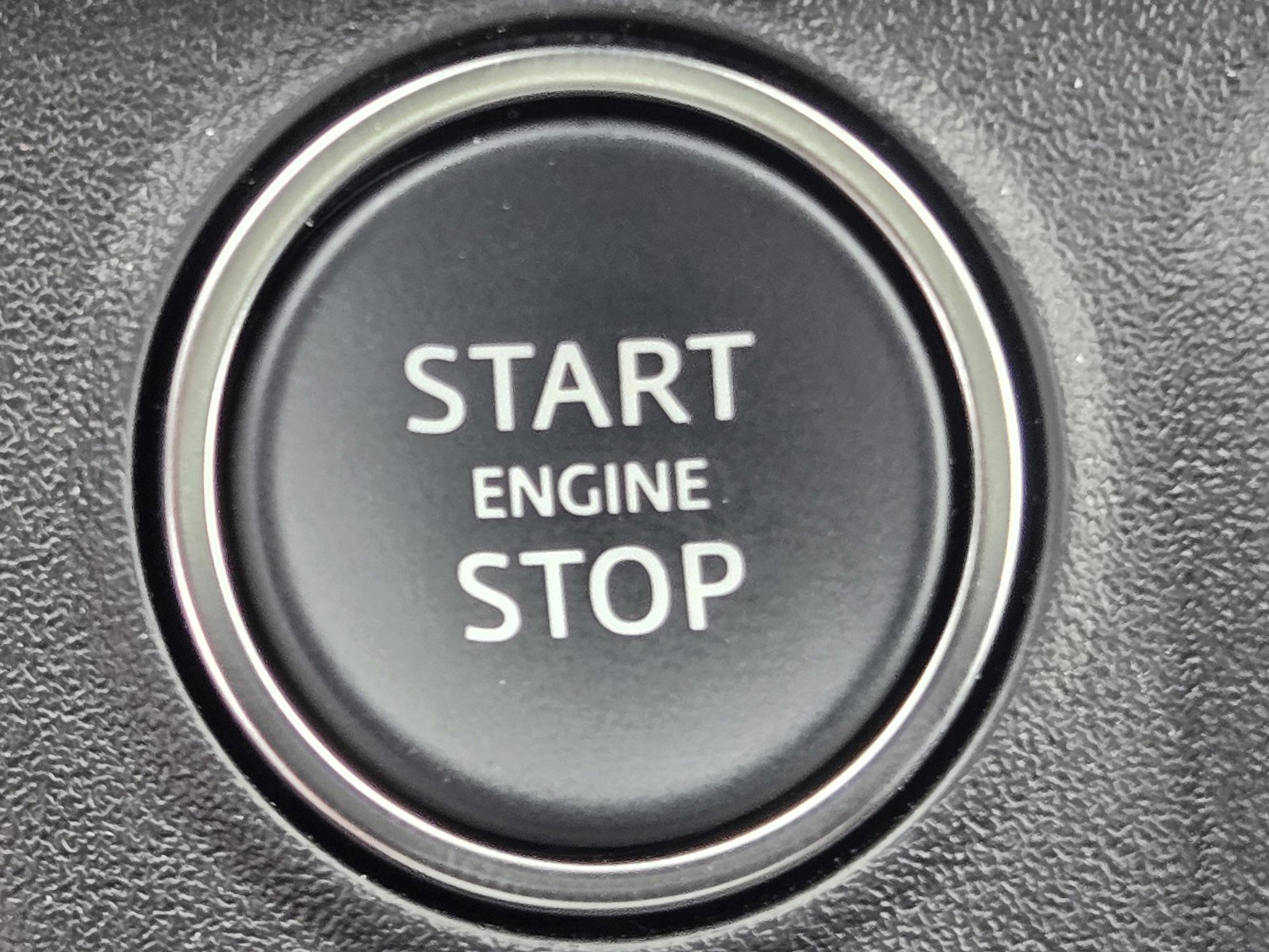 Used 2025 Land Rover Defender 110 image 16