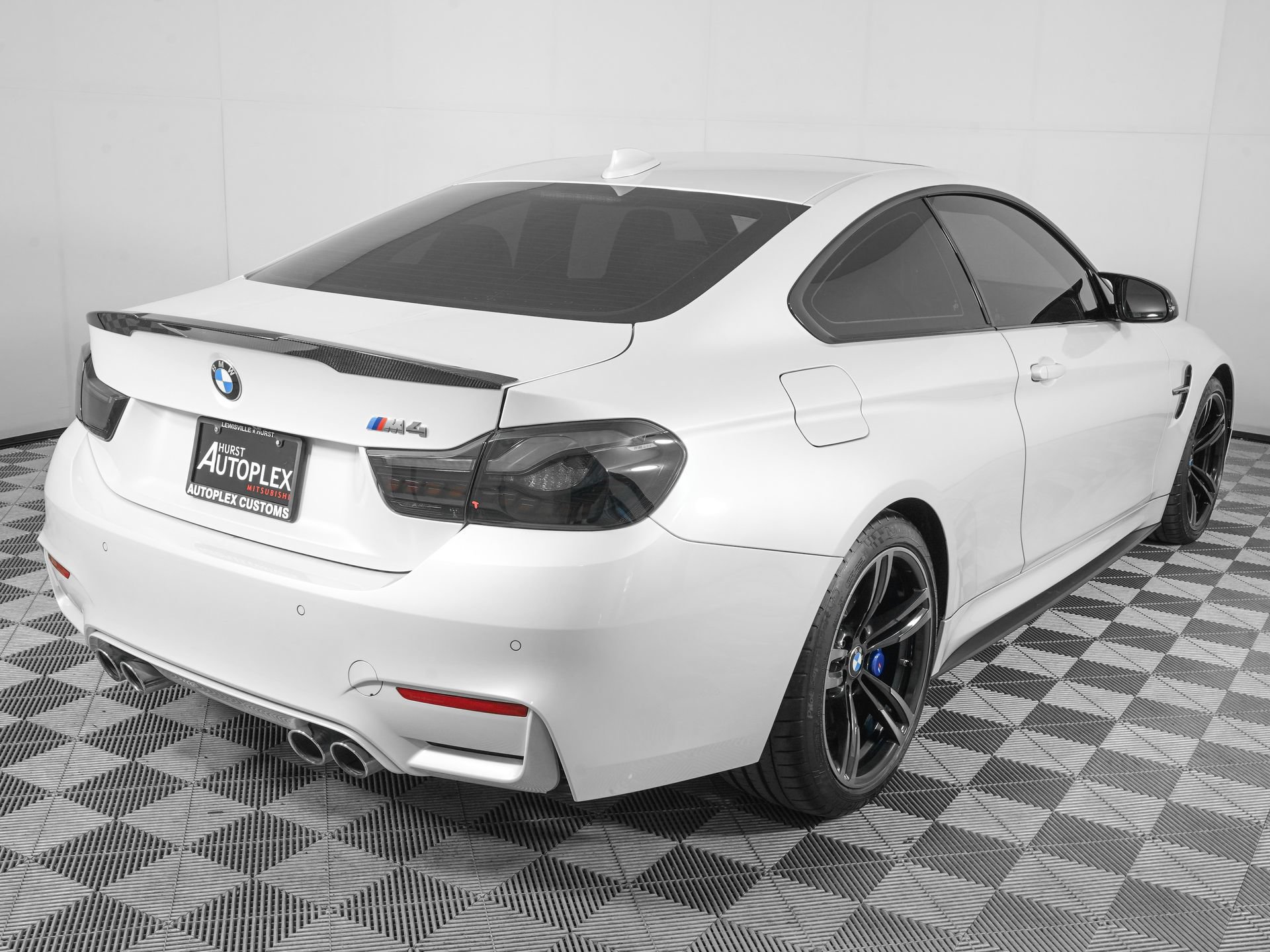 Used 2018 BMW M4 Coupe RWD image 4