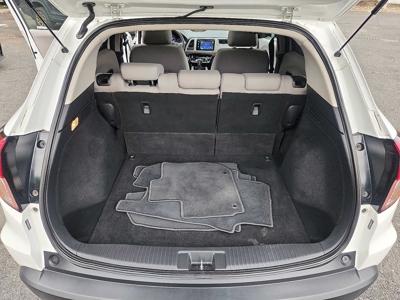 Used 2018 Honda HR-V EX image 27