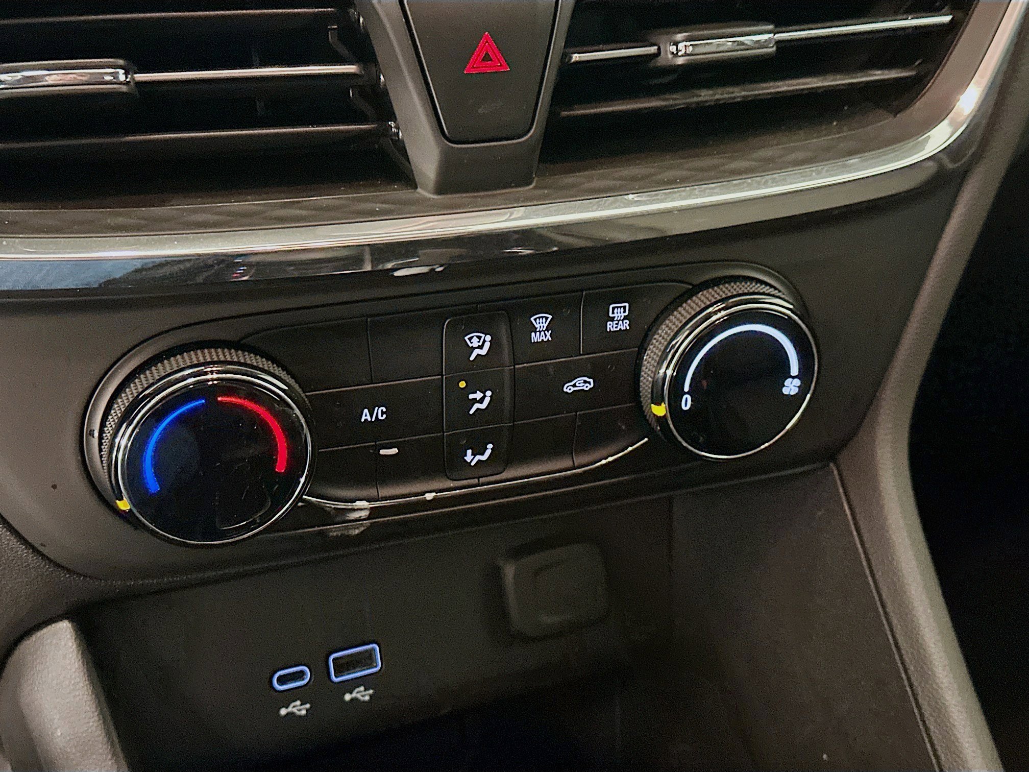 Used 2025 Buick Encore GX Preferred image 23