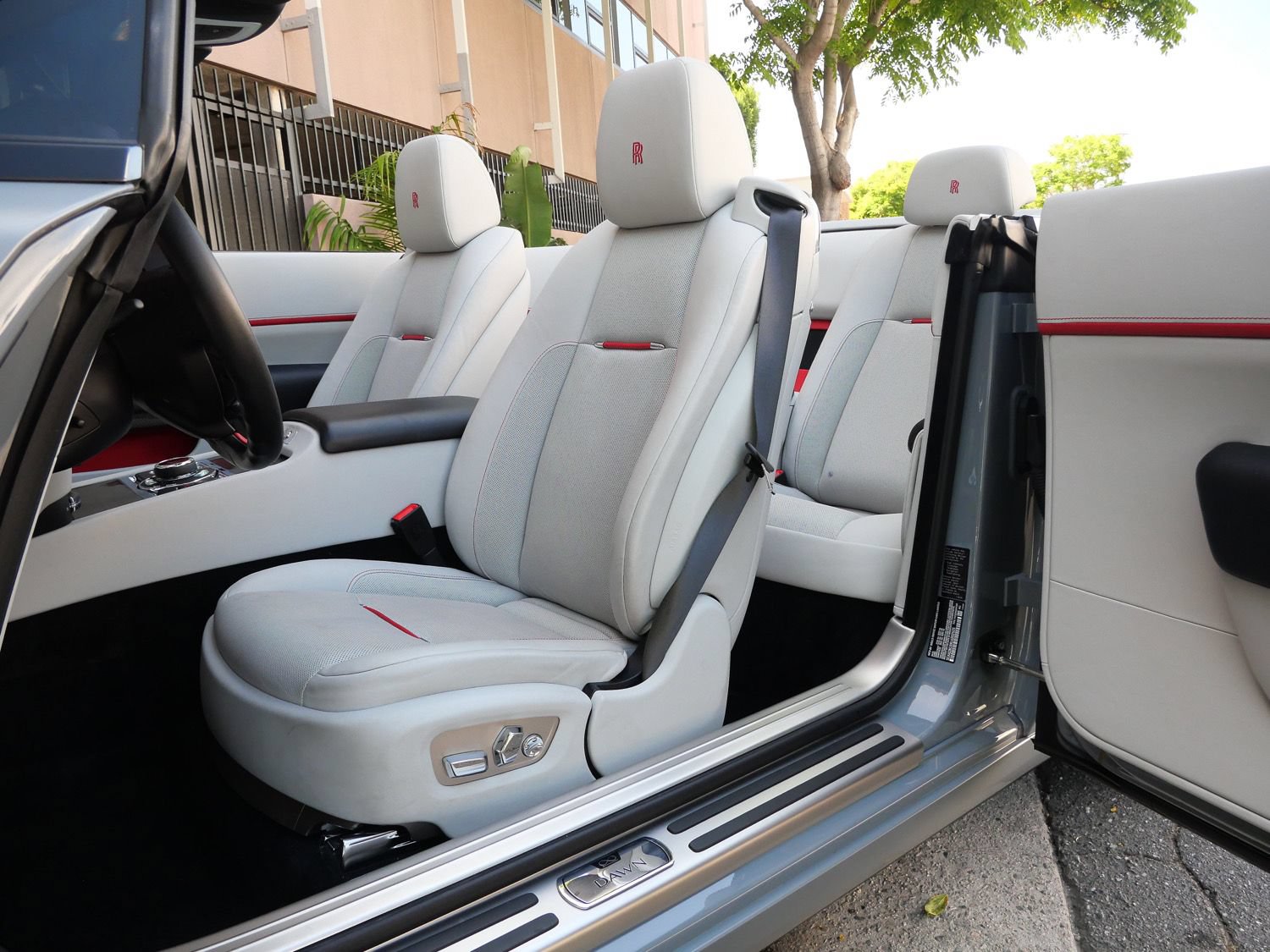 Certified 2020 Rolls-Royce Dawn RWD image 25