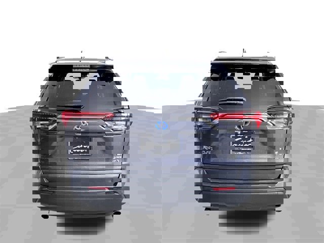 Used 2021 Toyota RAV4 LE image 7