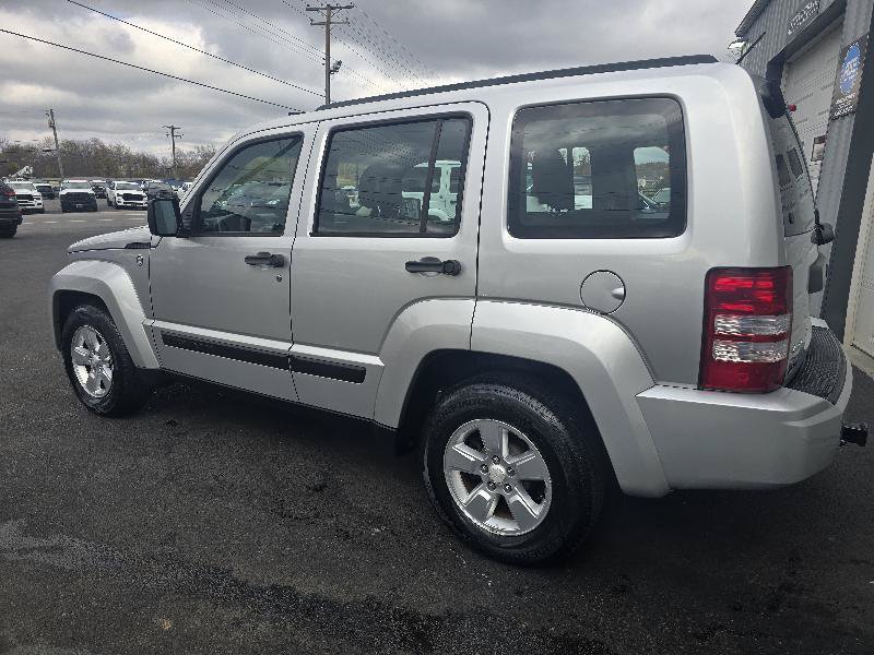 Used 2012 Jeep Liberty Sport AWD/4WD image 4