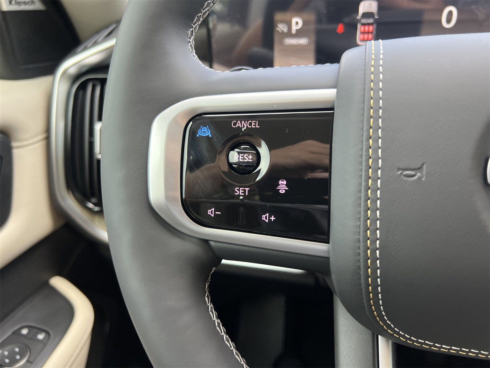 New 2025 Nissan Armada Platinum Reserve AWD/4WD image 12