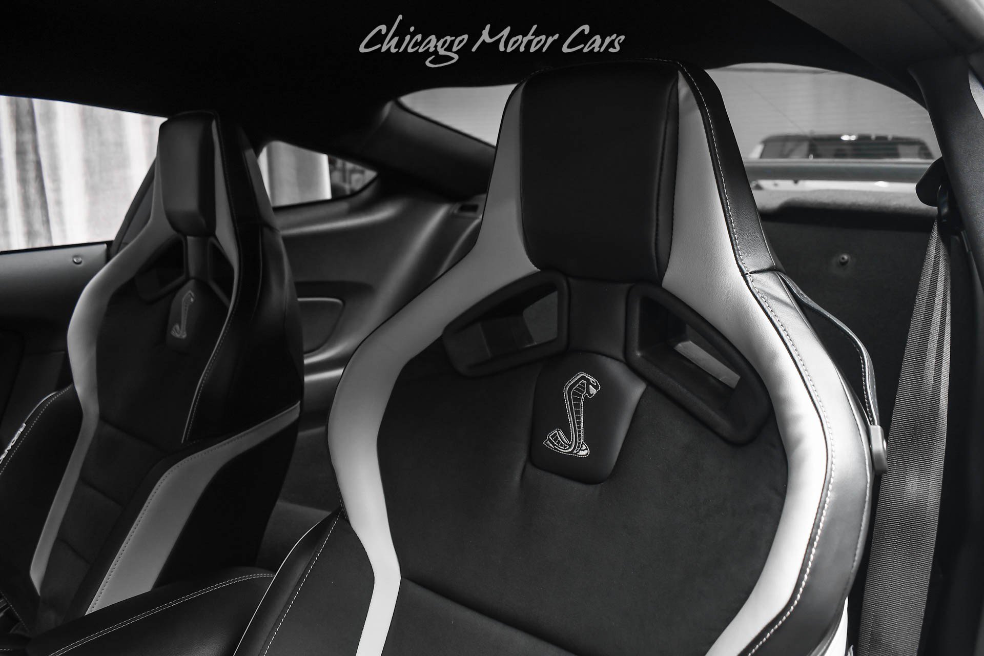 Used 2022 Ford Mustang Shelby GT500 w/ Carbon Fiber Track Pack RWD image 20