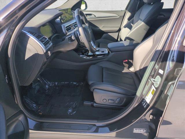 Certified 2025 BMW X4 xDrive30i w/ Premium Package image 17