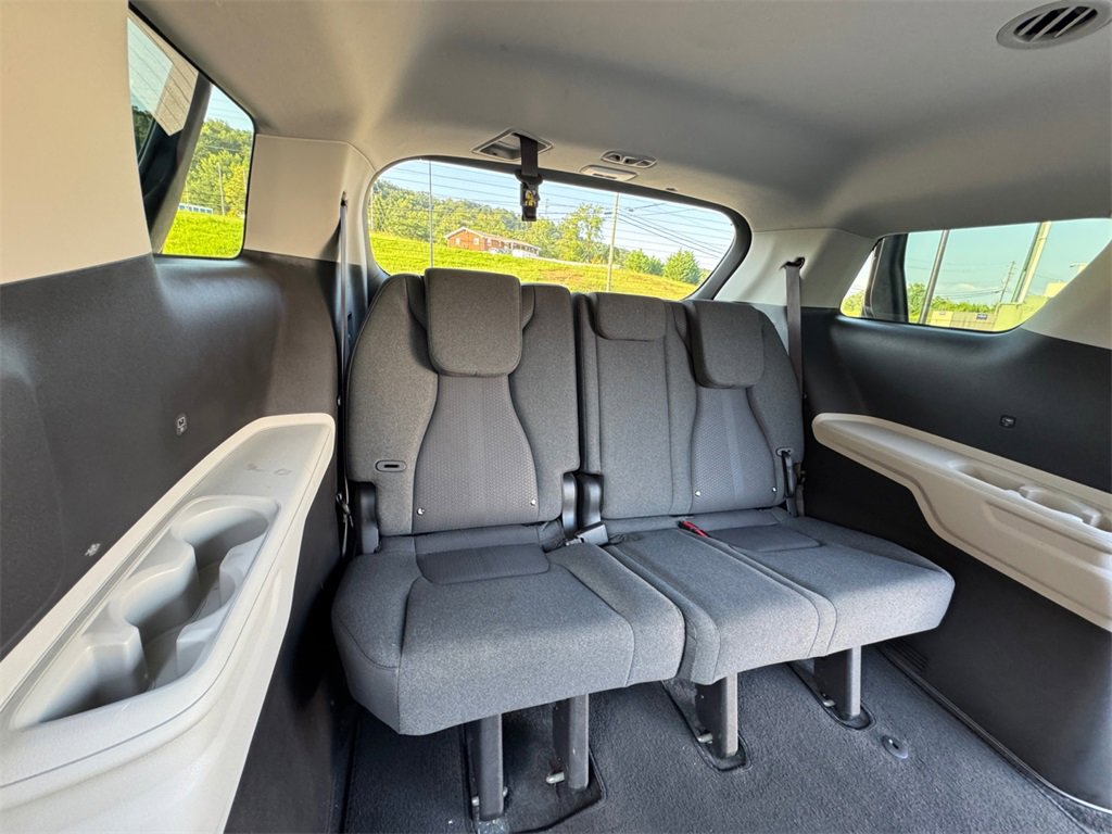 Used 2022 Kia Carnival LX image 33