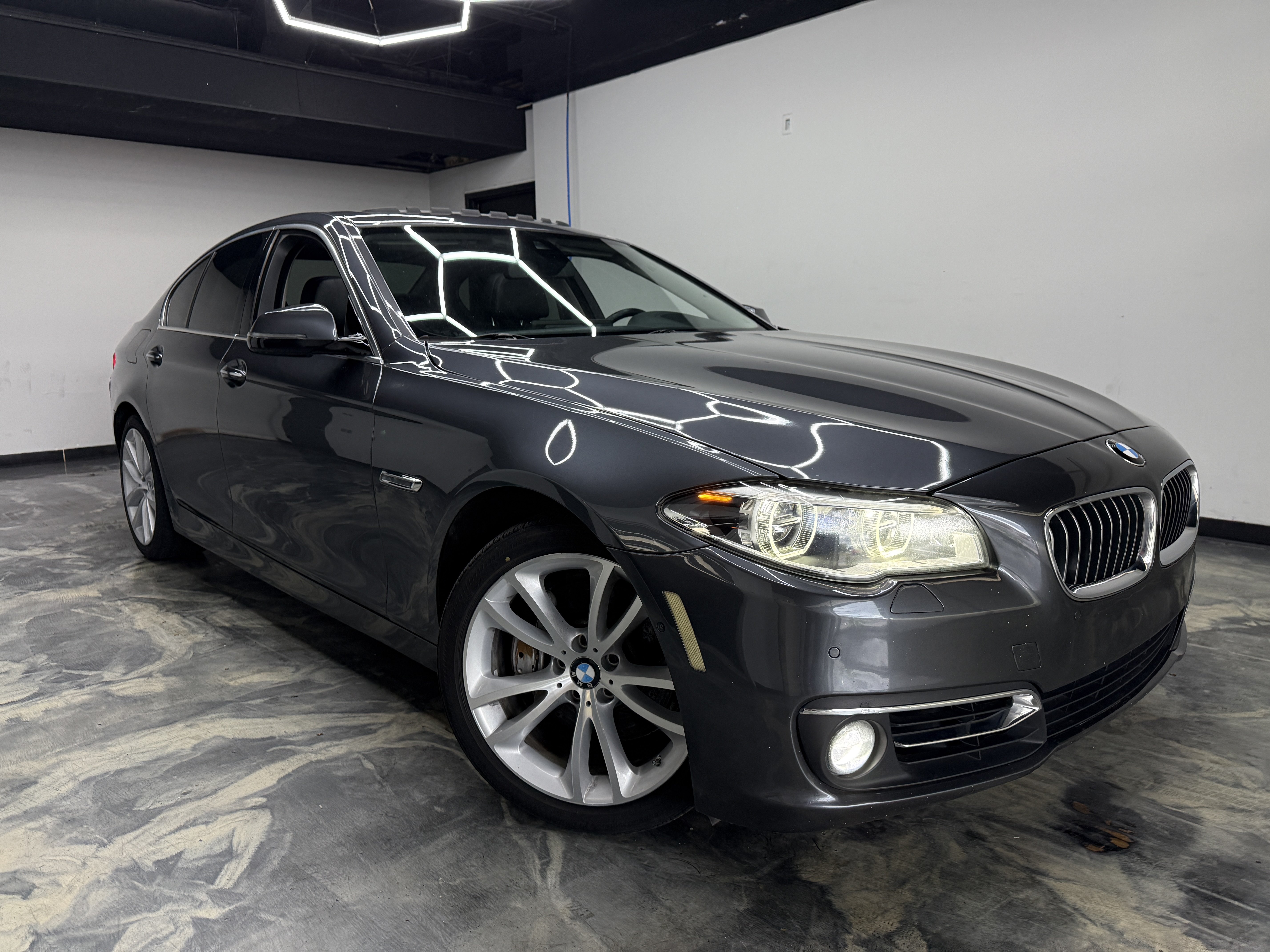 Used 2016 BMW 535i xDrive Sedan AWD/4WD image 6