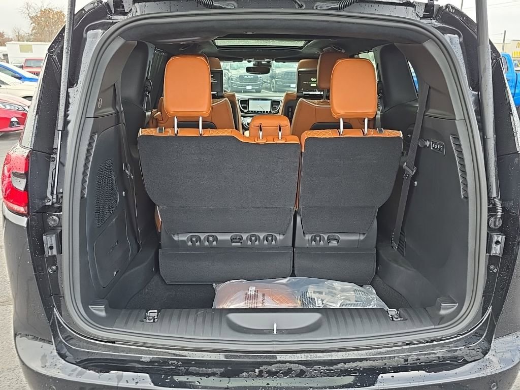 New 2026 Chrysler Pacifica Pinnacle FWD image 73