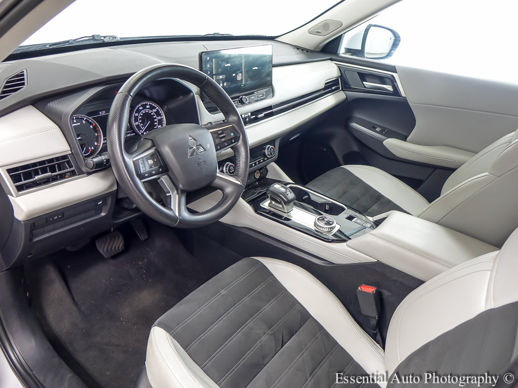 Used 2025 Mitsubishi Outlander SE AWD/4WD image 10