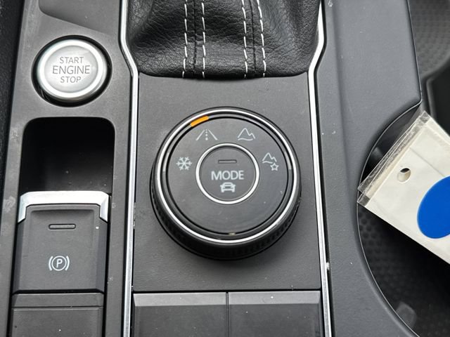 Used 2022 Volkswagen Atlas Cross Sport SE image 21