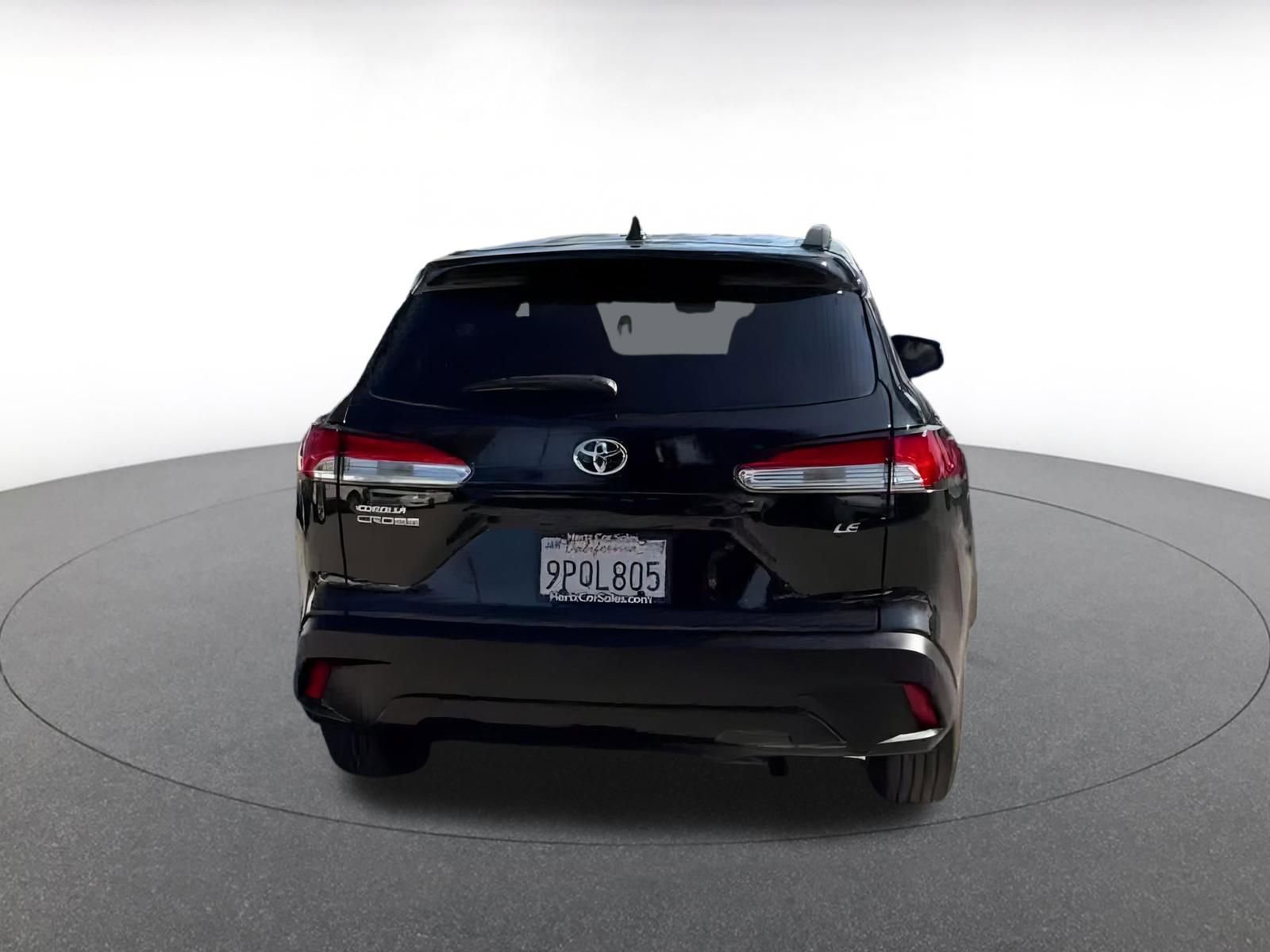 Used 2025 Toyota Corolla Cross LE image 11