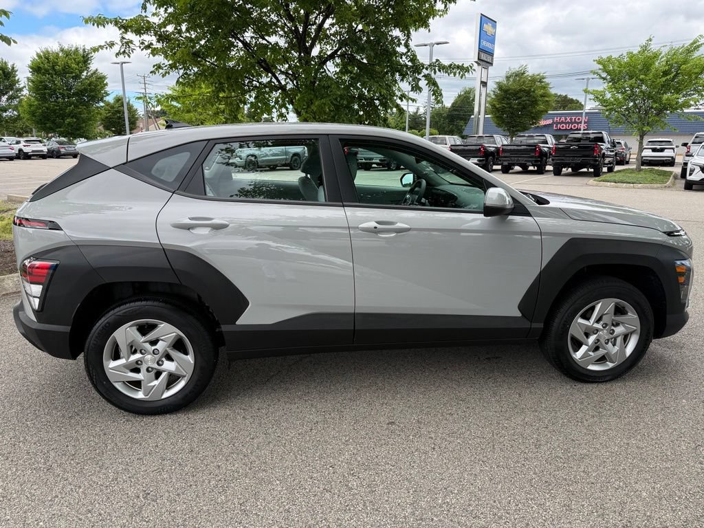 Used 2024 Hyundai Kona SE AWD/4WD image 6