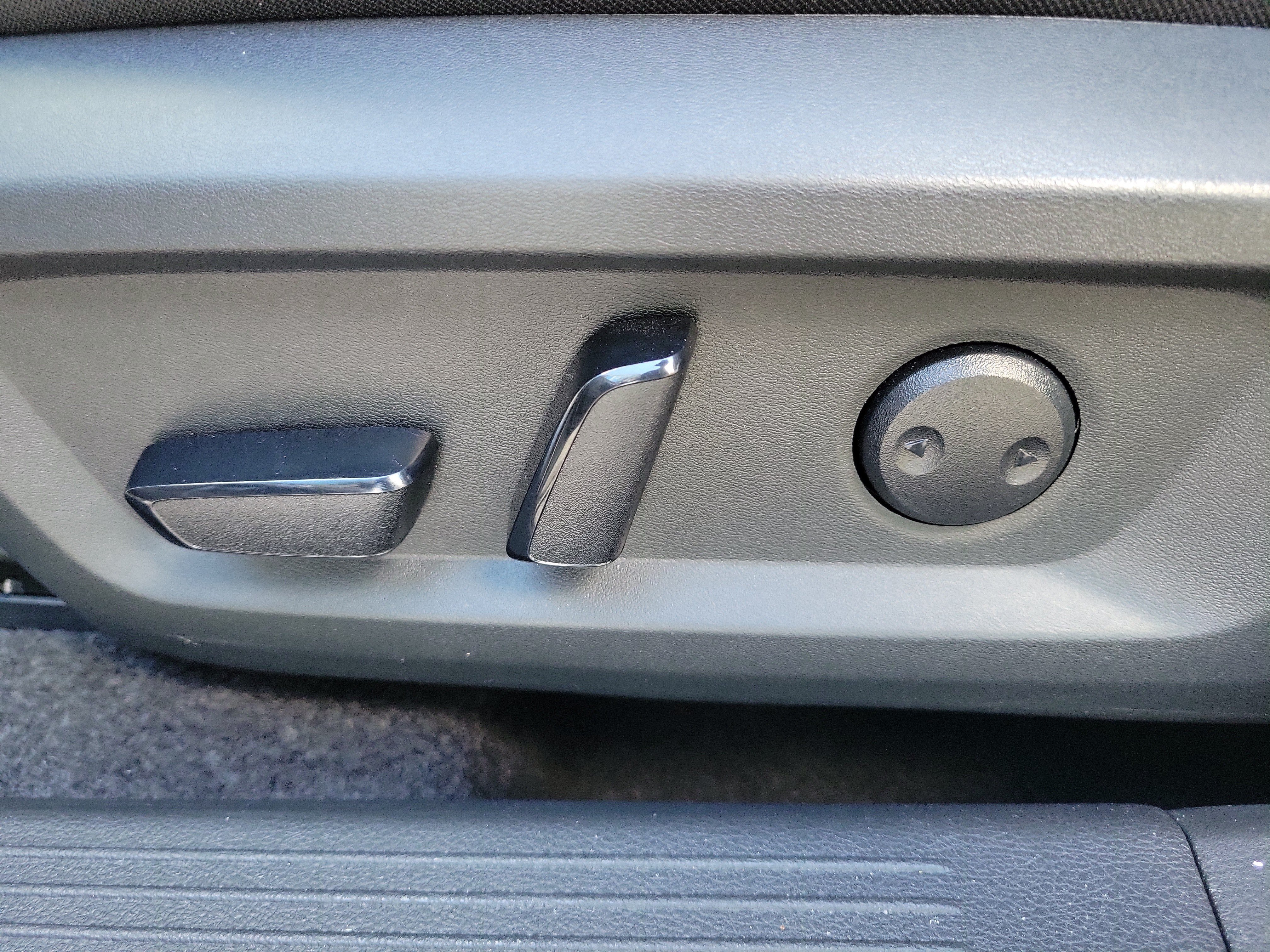 Certified 2024 Nissan Rogue SV FWD image 18