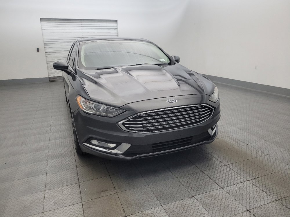 Used 2018 Ford Fusion SE w/ Equipment Group 201A FWD image 14