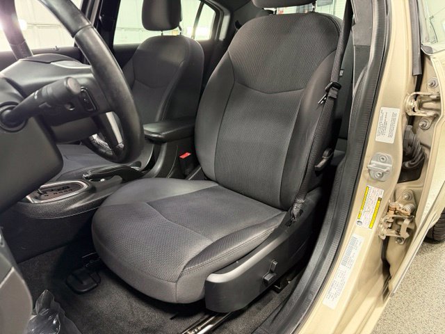 Used 2013 Chrysler 200 Touring FWD image 18