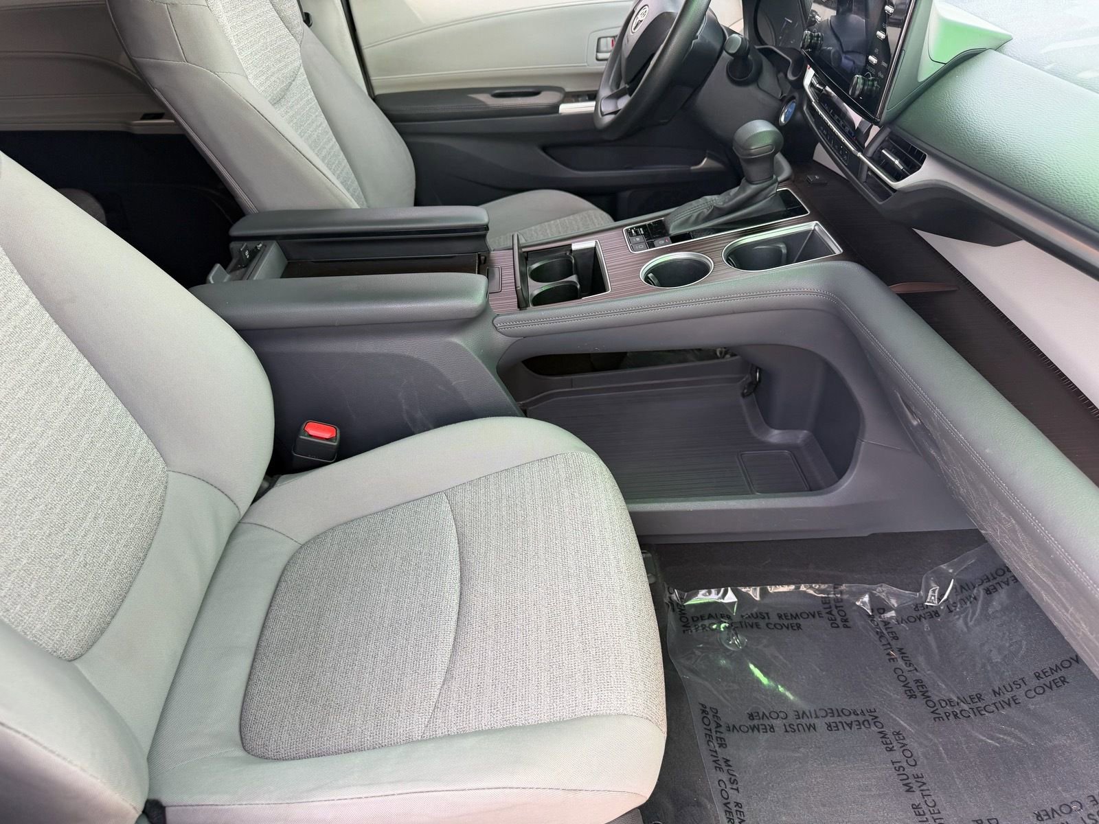 Used 2023 Toyota Sienna LE image 14
