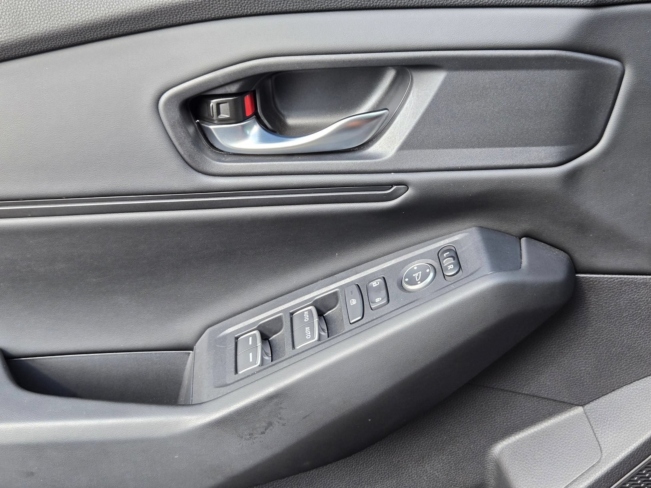 Used 2025 Honda Accord SE image 11