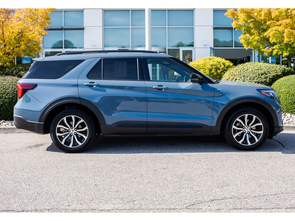Used 2026 Ford Explorer ST-Line AWD/4WD image 1