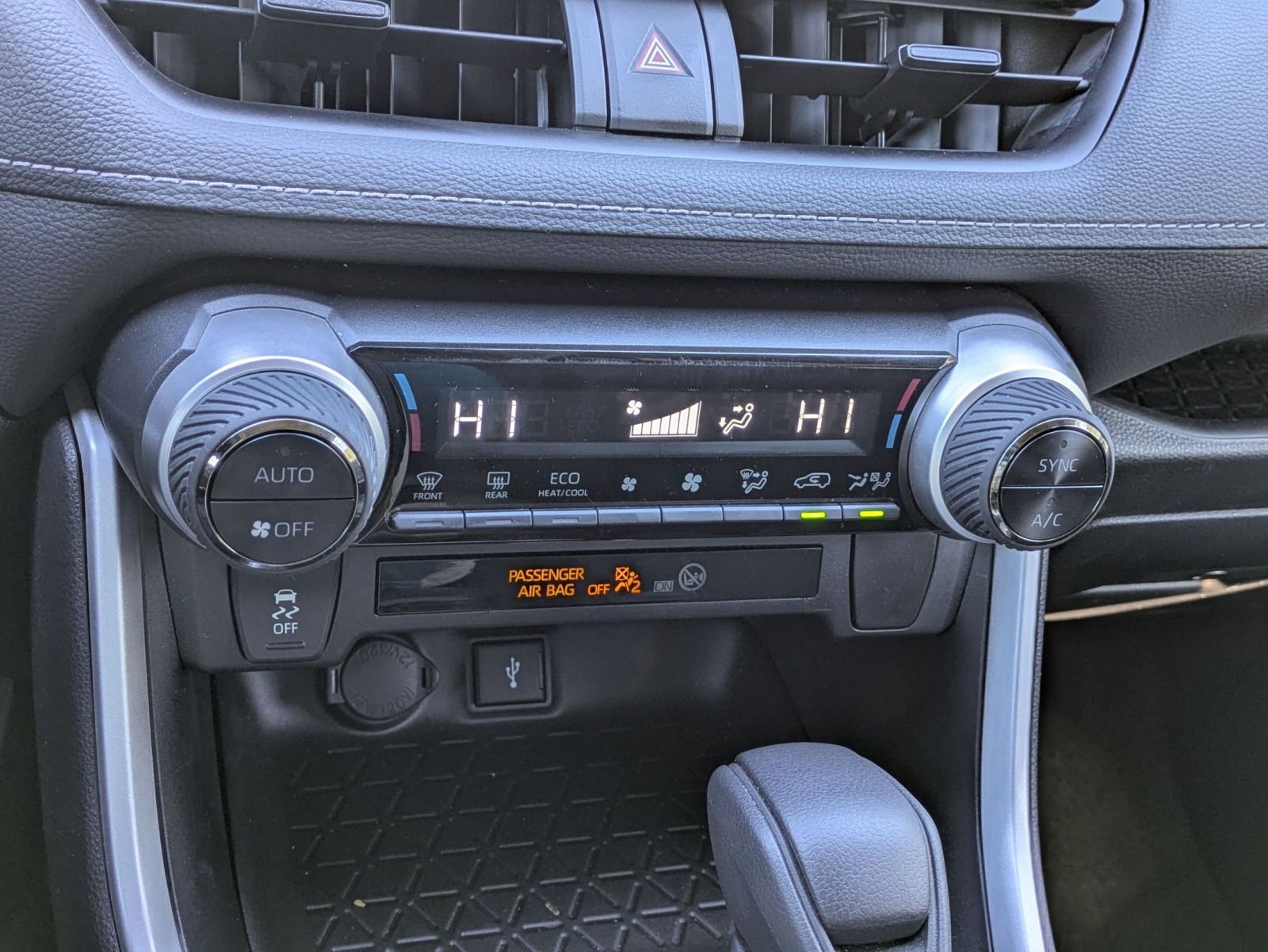 Used 2022 Toyota RAV4 XLE image 14