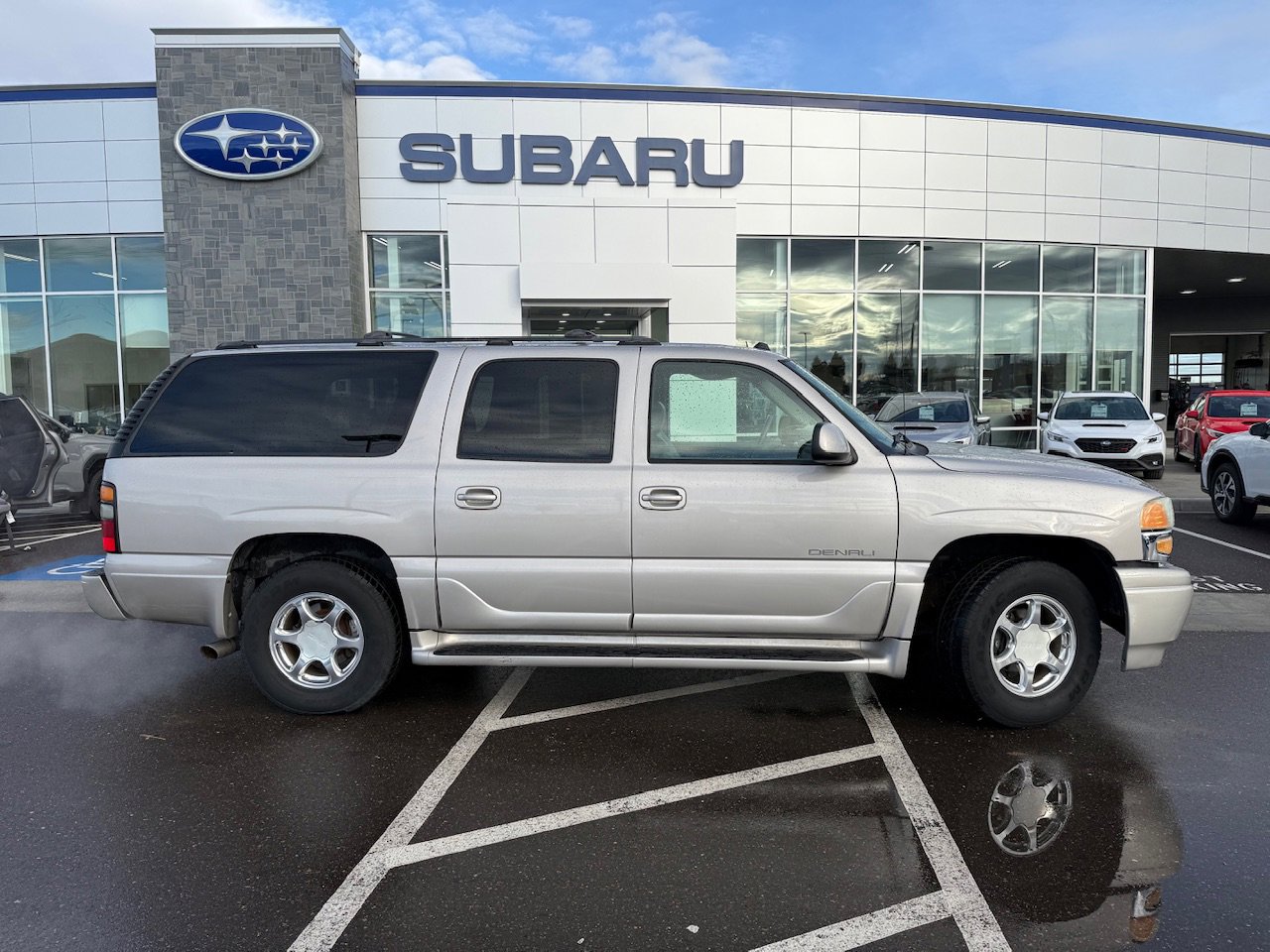 Used 2005 GMC Yukon XL Denali image 9
