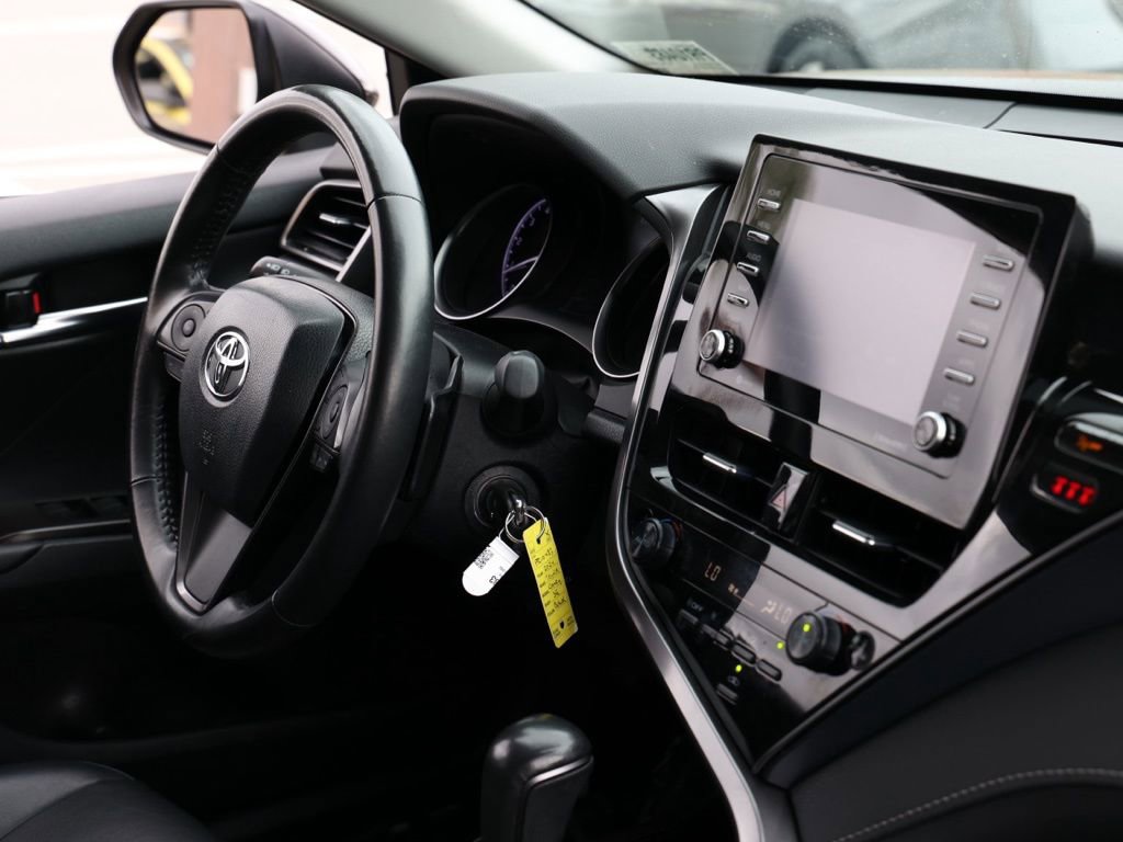 Used 2024 Toyota Camry SE FWD image 19