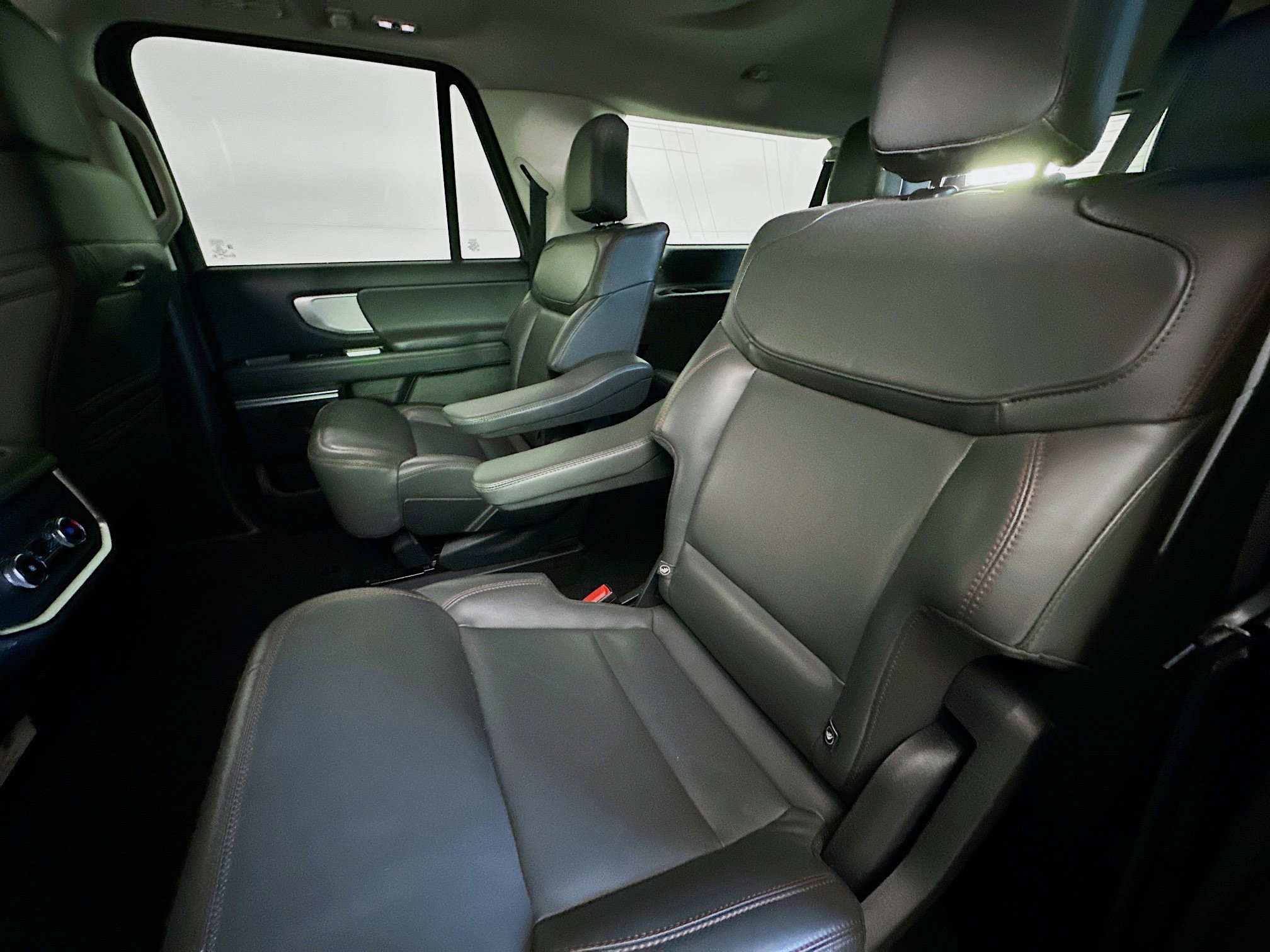 Used 2025 Ford Expedition Max Active AWD/4WD image 29