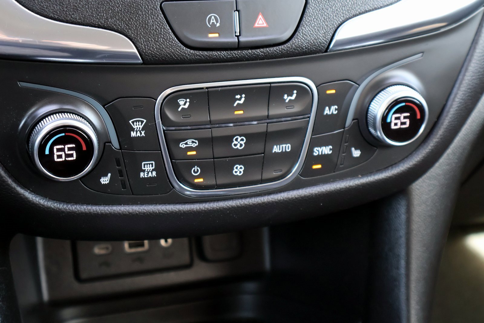 Used 2024 Chevrolet Equinox LT image 28