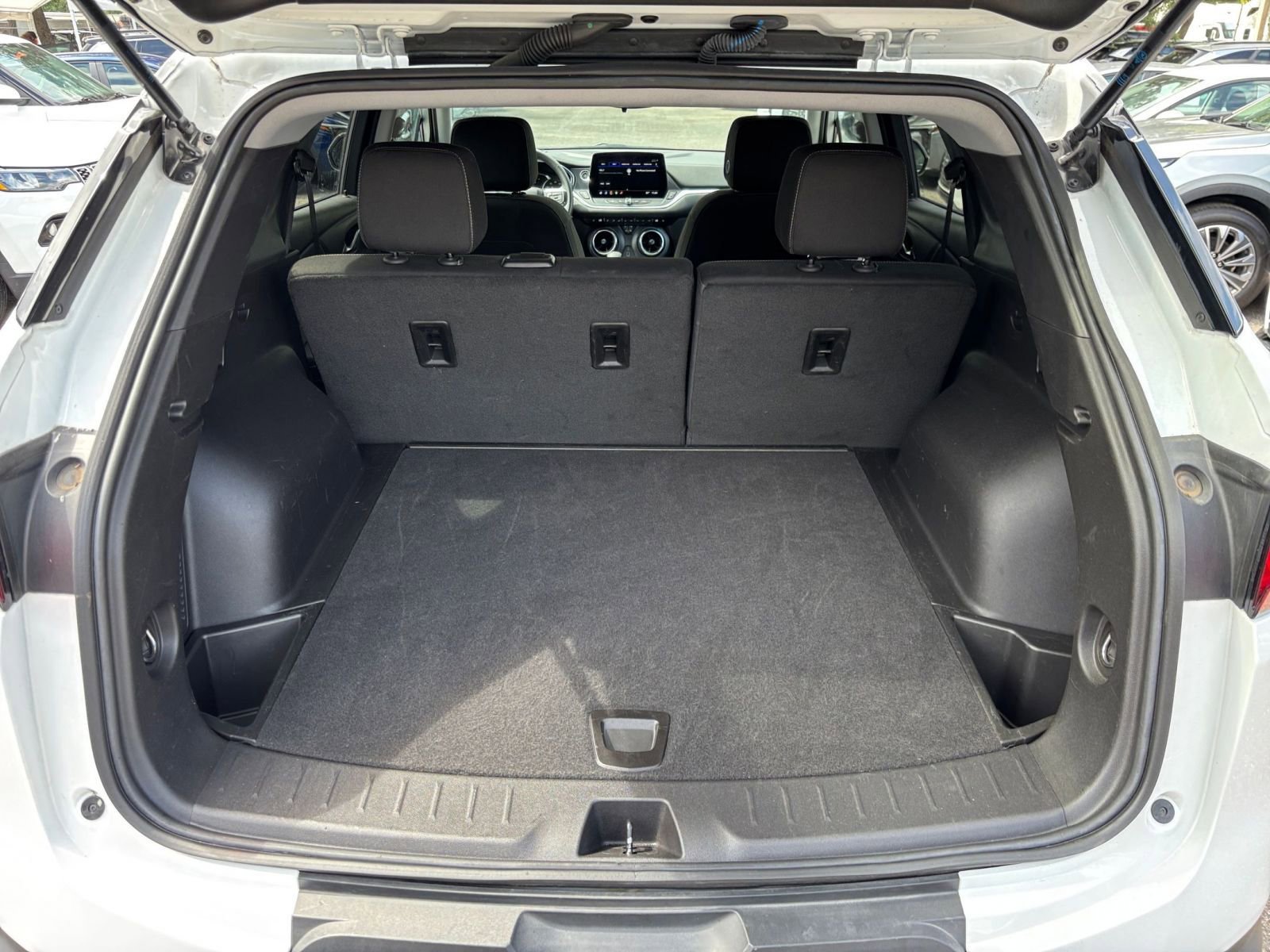 Used 2025 Chevrolet Blazer LT FWD image 31