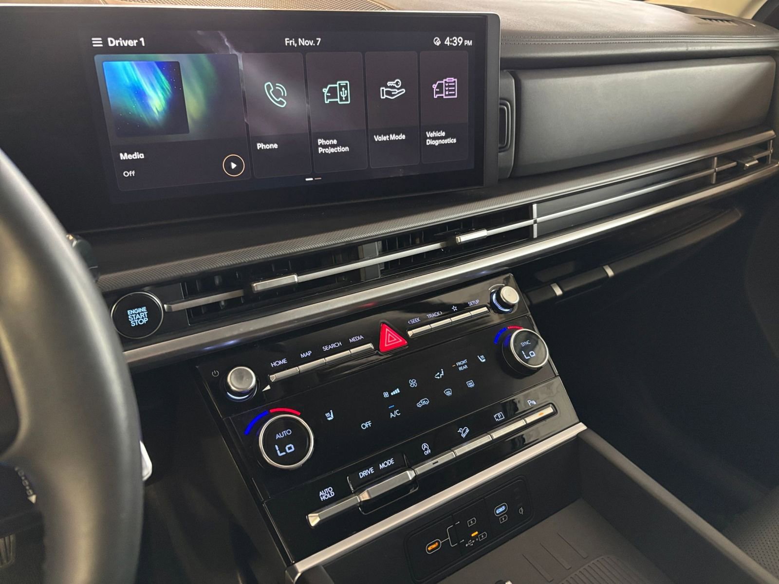 Used 2025 Hyundai Santa Fe SEL image 23