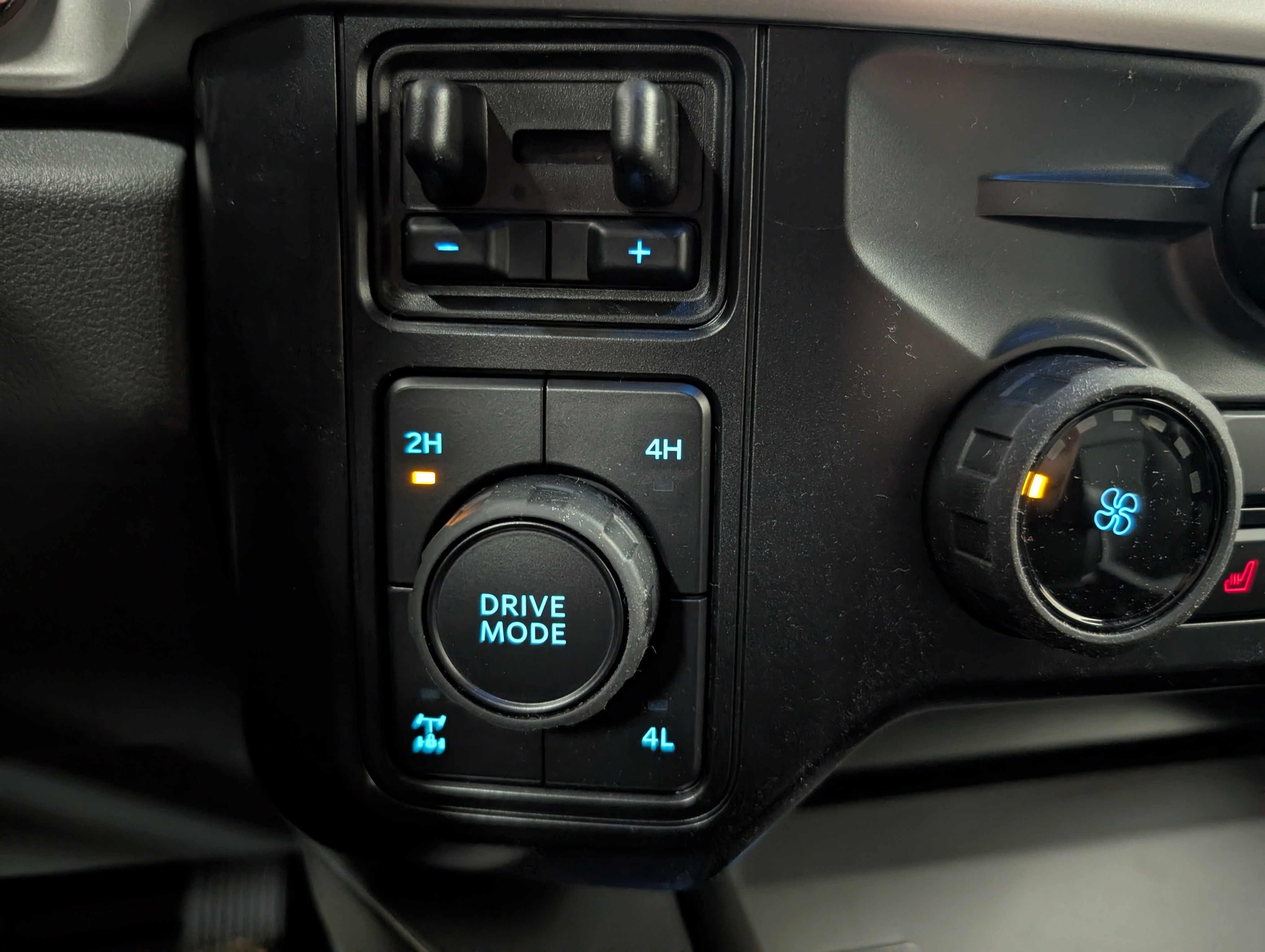 New 2026 Ford F250 4x4 Crew Cab Super Duty image 17