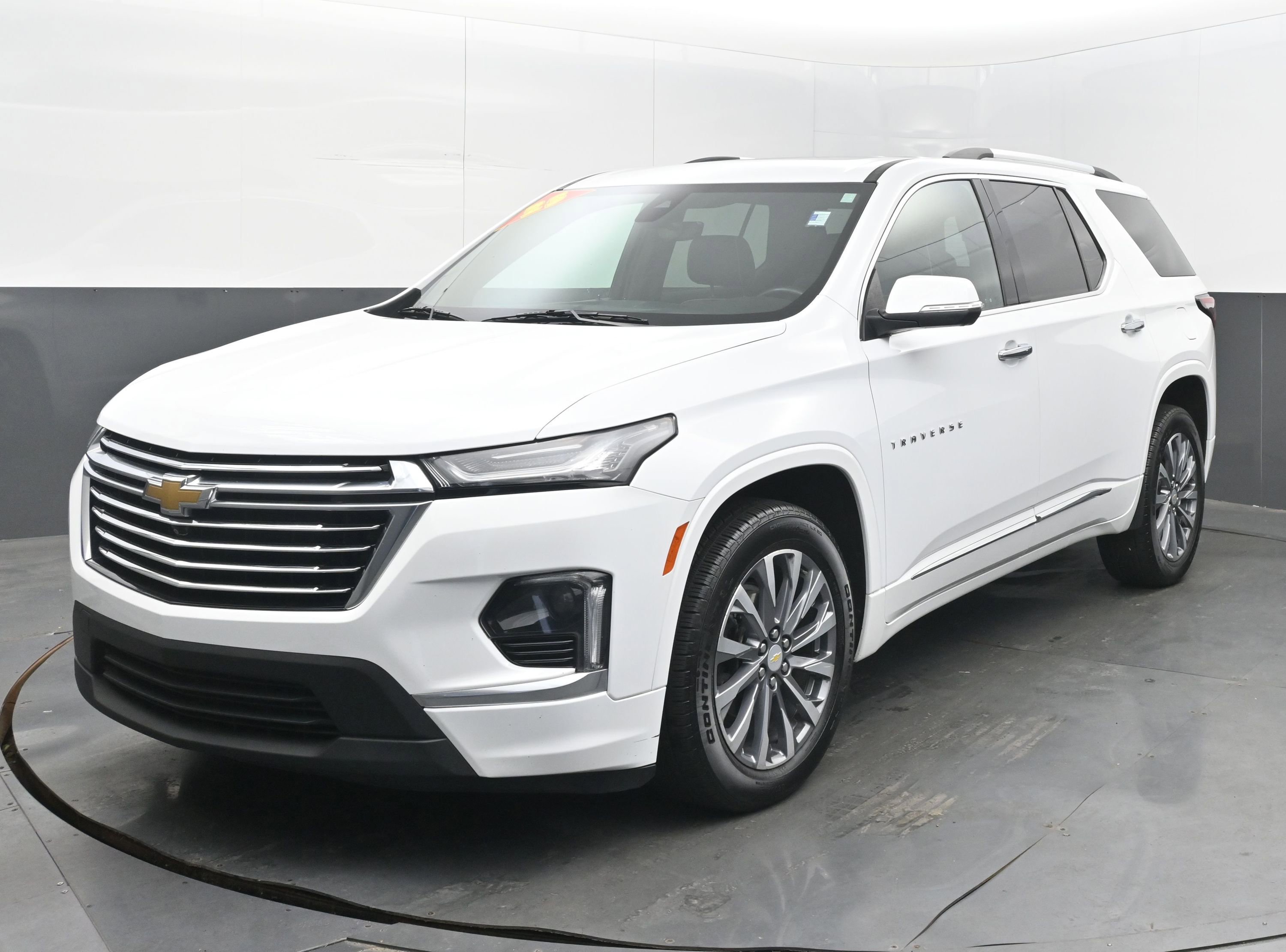 Used 2023 Chevrolet Traverse Premier image 4