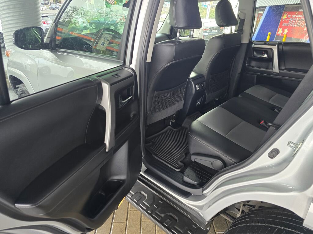 Used 2024 Toyota 4Runner SR5 Premium w/ Moonroof Package AWD/4WD image 19