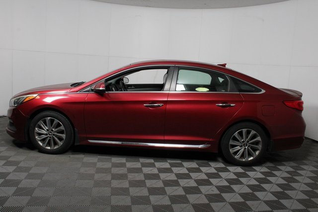 Used 2015 Hyundai Sonata Sport w/ Option Group 03 image 4