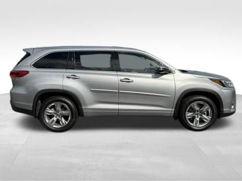 Used 2019 Toyota Highlander Limited AWD/4WD image 4