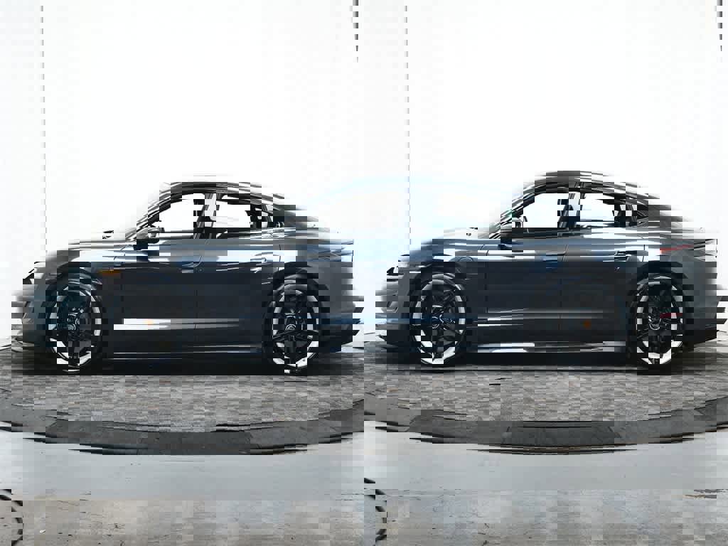 Used 2020 Porsche Taycan Turbo image 2